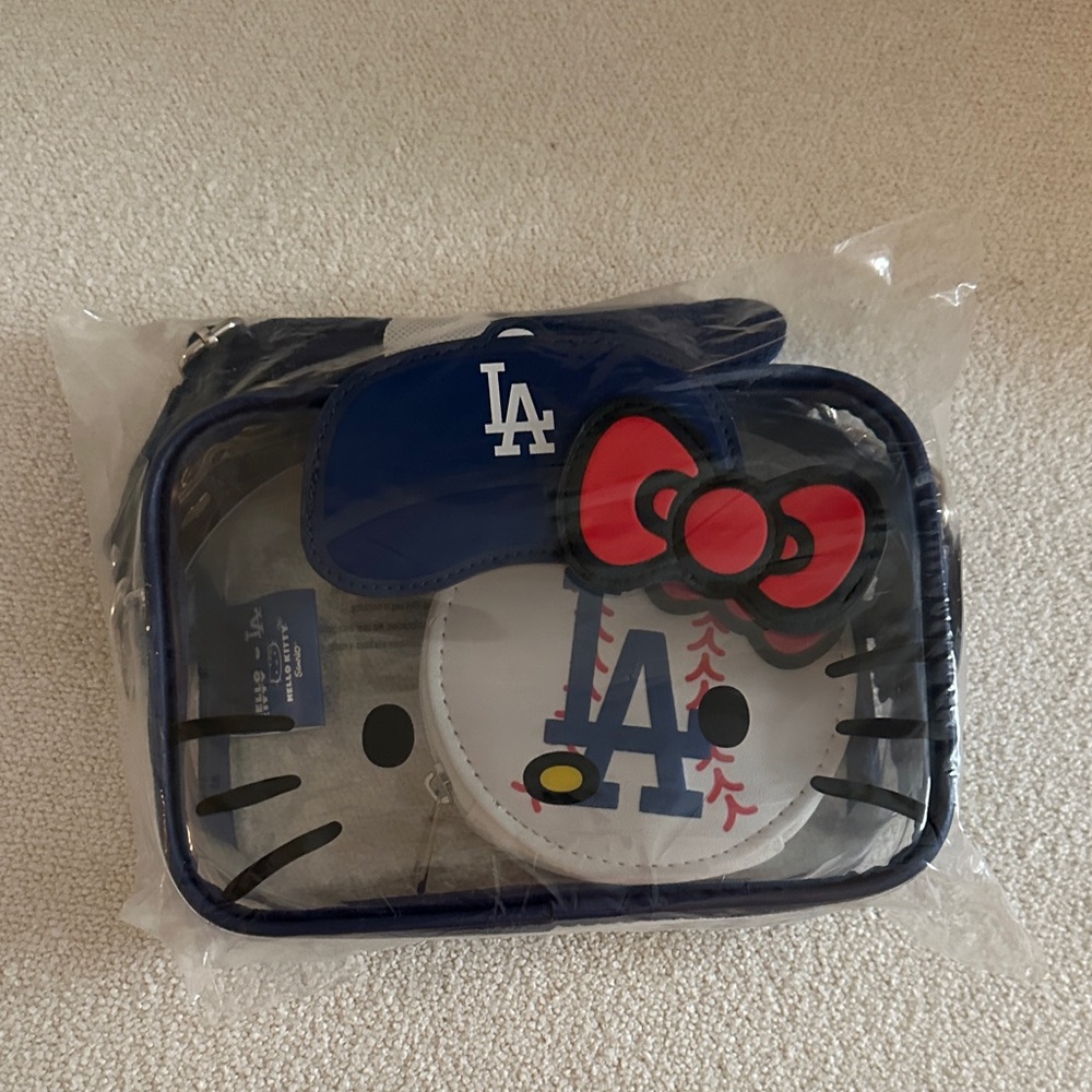 RARE!! Hello Kitty LA Kids Crossbody Bag